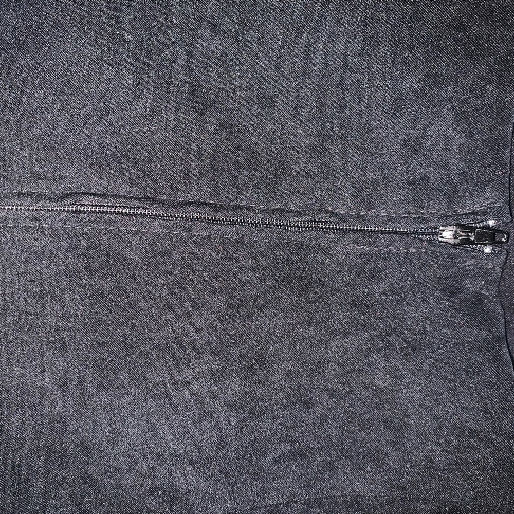 Francia’s Closet Gray Mini Skirt - Picture 3 of 4
